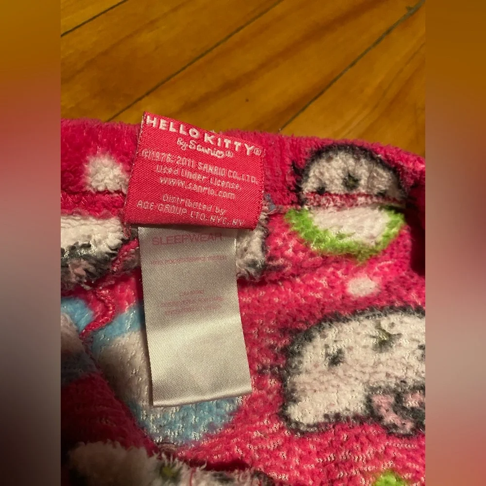 Hello Kitty - Picture 6 of 6